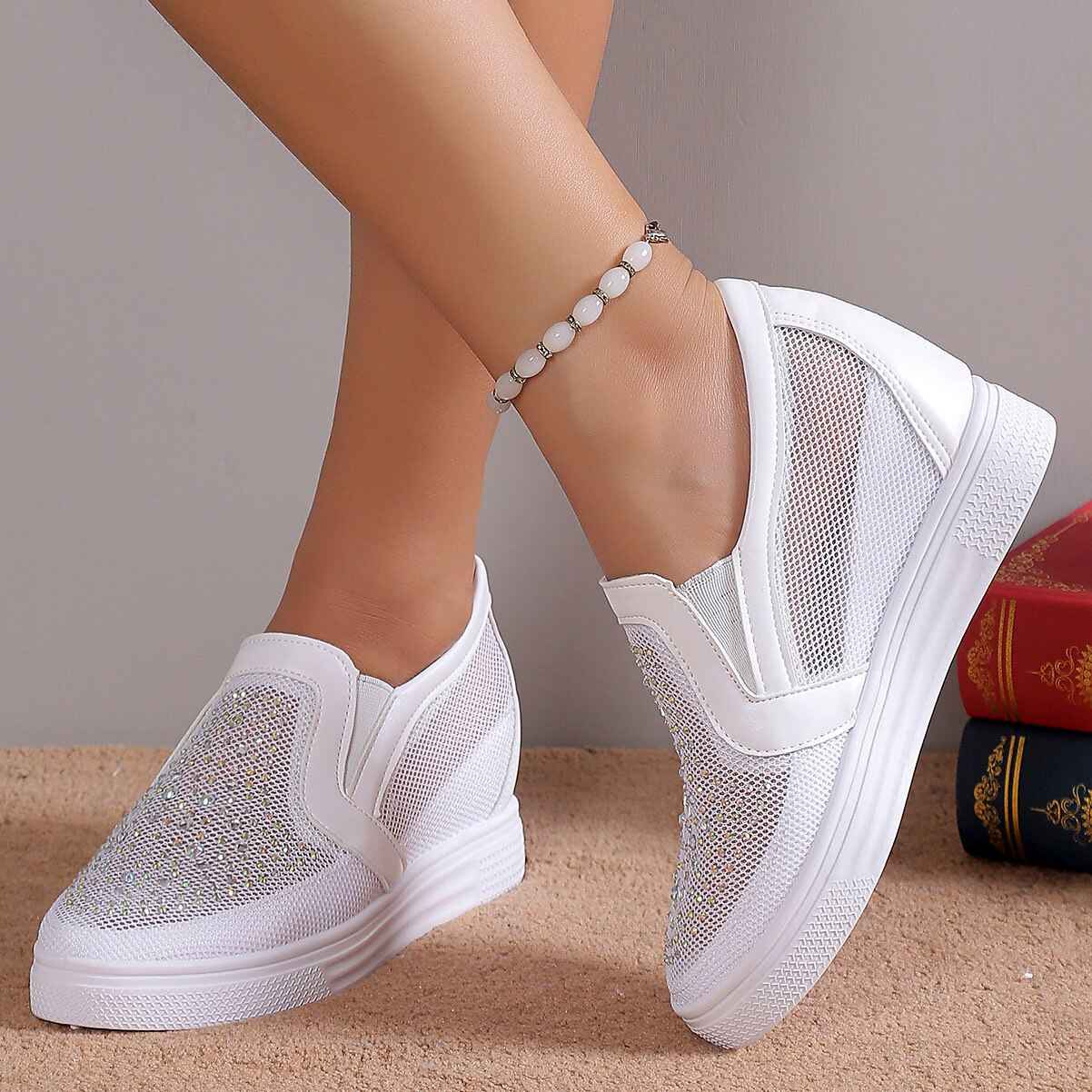 Damen-Sneaker mit weißen Kristallverzierungen