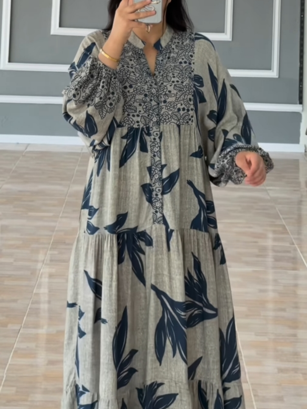 Lässiges Kleid mit Lanternärmeln und Druck für einen trendigen Stil