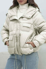 Gestepfte Jacke mit hohem Kragen in lebendigen Farben für einen trendigen Look