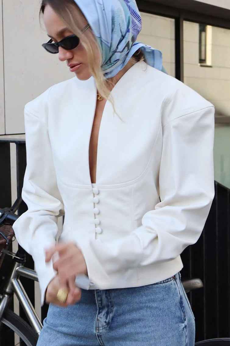 Eleganter Blazer im Court-Stil mit V-Ausschnitt und schmaler Passform