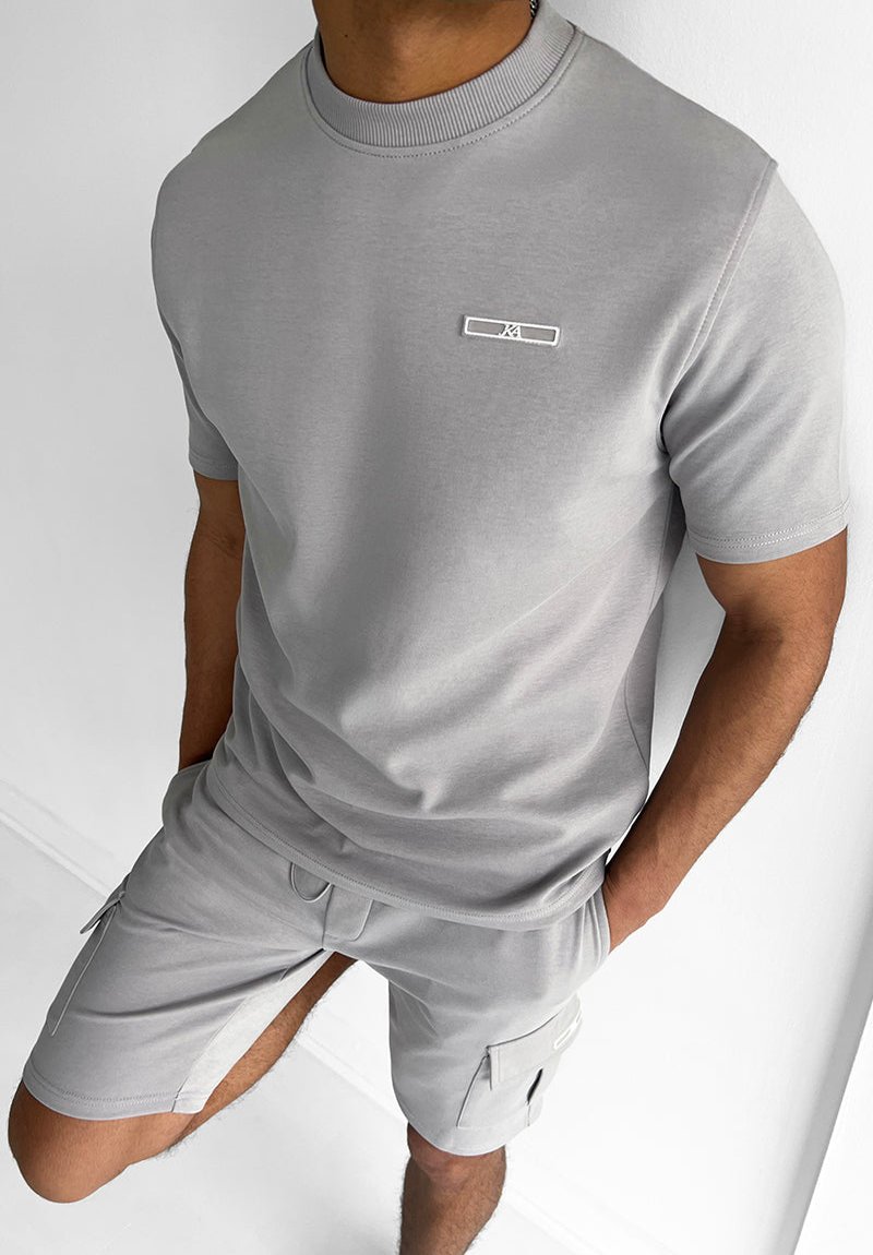 KAI – Lässiges Slim-Fit Ensemble für einen zeitgenössischen Stil