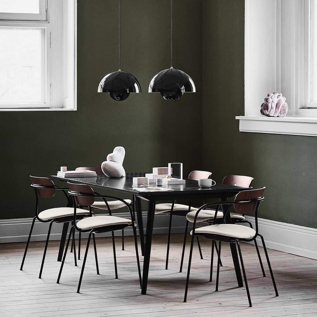 Elegante Deckenlampe - Natürliche Beleuchtung für einen raffinierten Innenraum