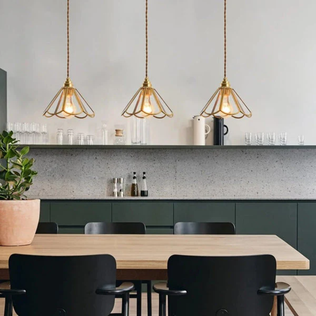 Brivon - Elegante Pendelleuchte mit Glas-Lateindesign für ein stilvolles Interieur