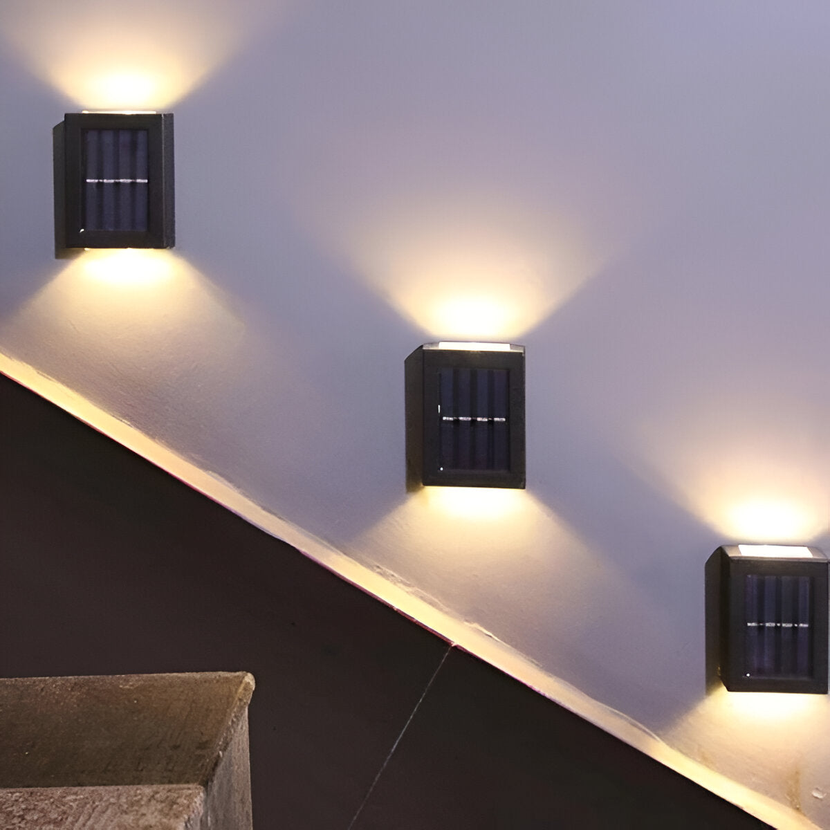 Selora - Solar-Außenleuchte LED mit IP65 Wasserbeständigkeit und edlem schwarzem Design