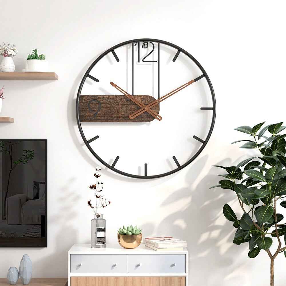 valnød | Elegant designet Uhr - Udvid dit rum mit et raffineret miks af materialer