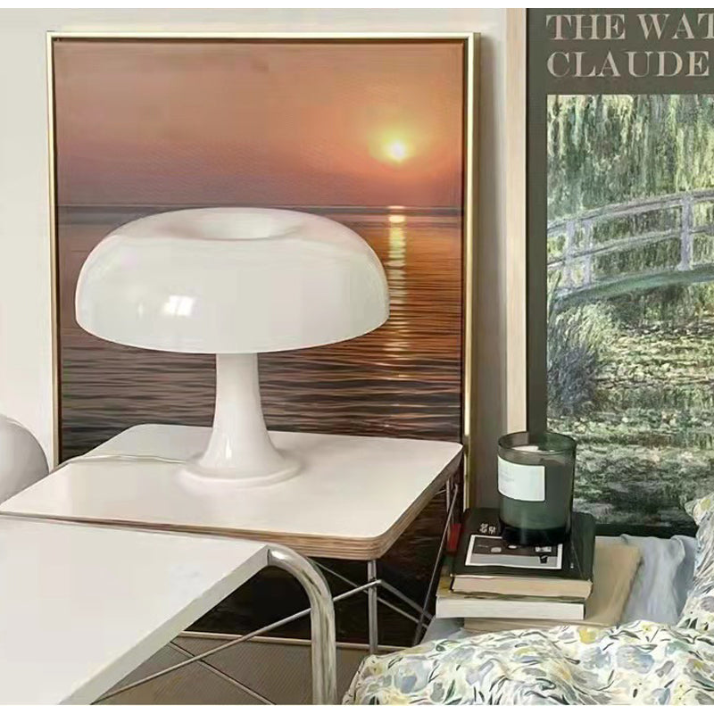 Moderne LED-Tischlampe mit Pilzdesign und Dimmer für die perfekte Atmosphäre