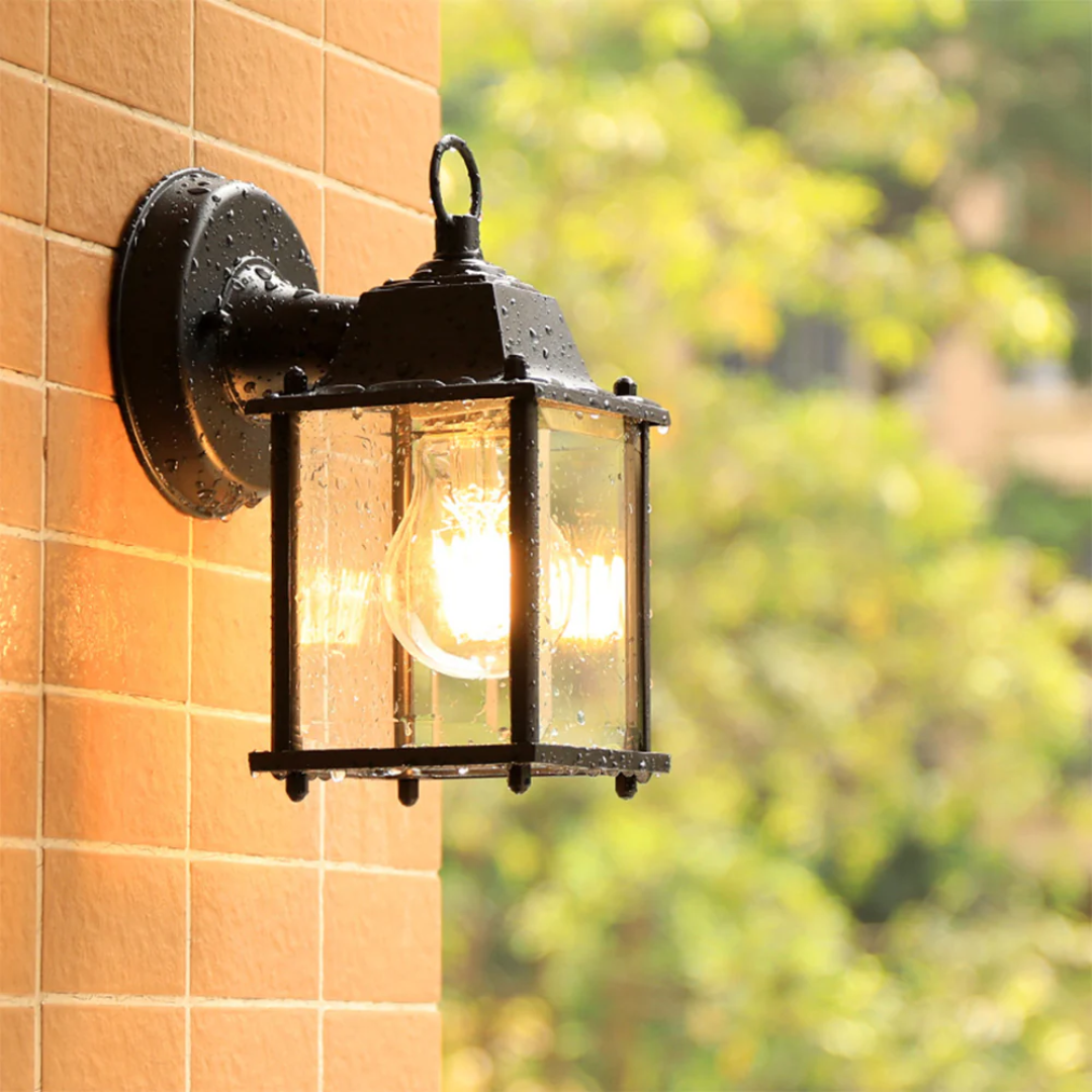 Procula - Charmante Vintage-Außenwandlampe für eine stimmungsvolle Gartenbeleuchtung