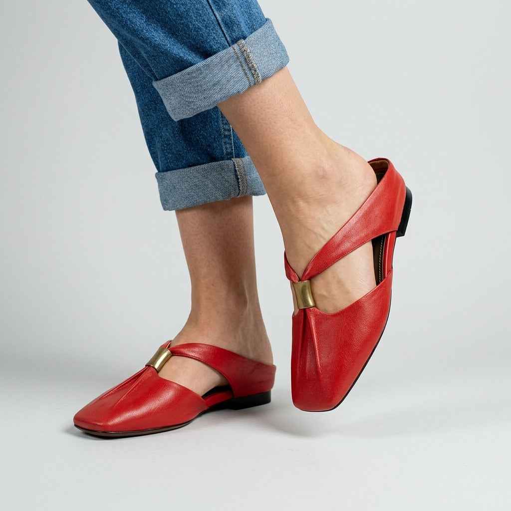 Leder Pantolette Damen T-Riemen Eckige Zehe Gold-Akzent