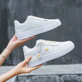 Koreanische Schnür-Sneaker mit flacher Sohle für täglichen Tragekomfort