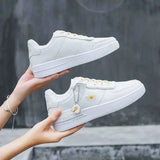 Koreanische Schnür-Sneaker mit flacher Sohle für täglichen Tragekomfort