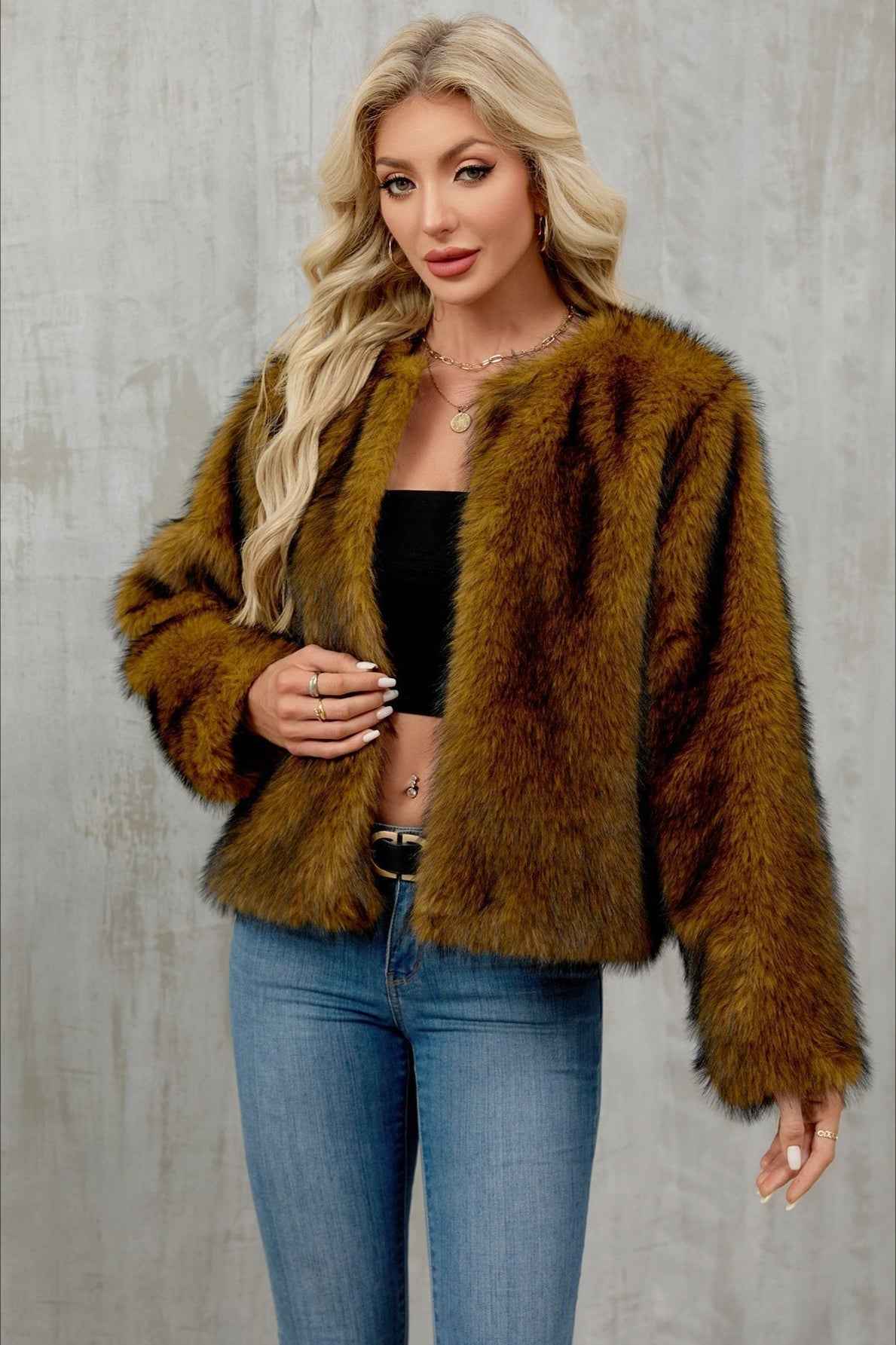 Kurzer Plüsch-Cardigan mit kurzem Flausch für einen gemütlichen und trendigen Look