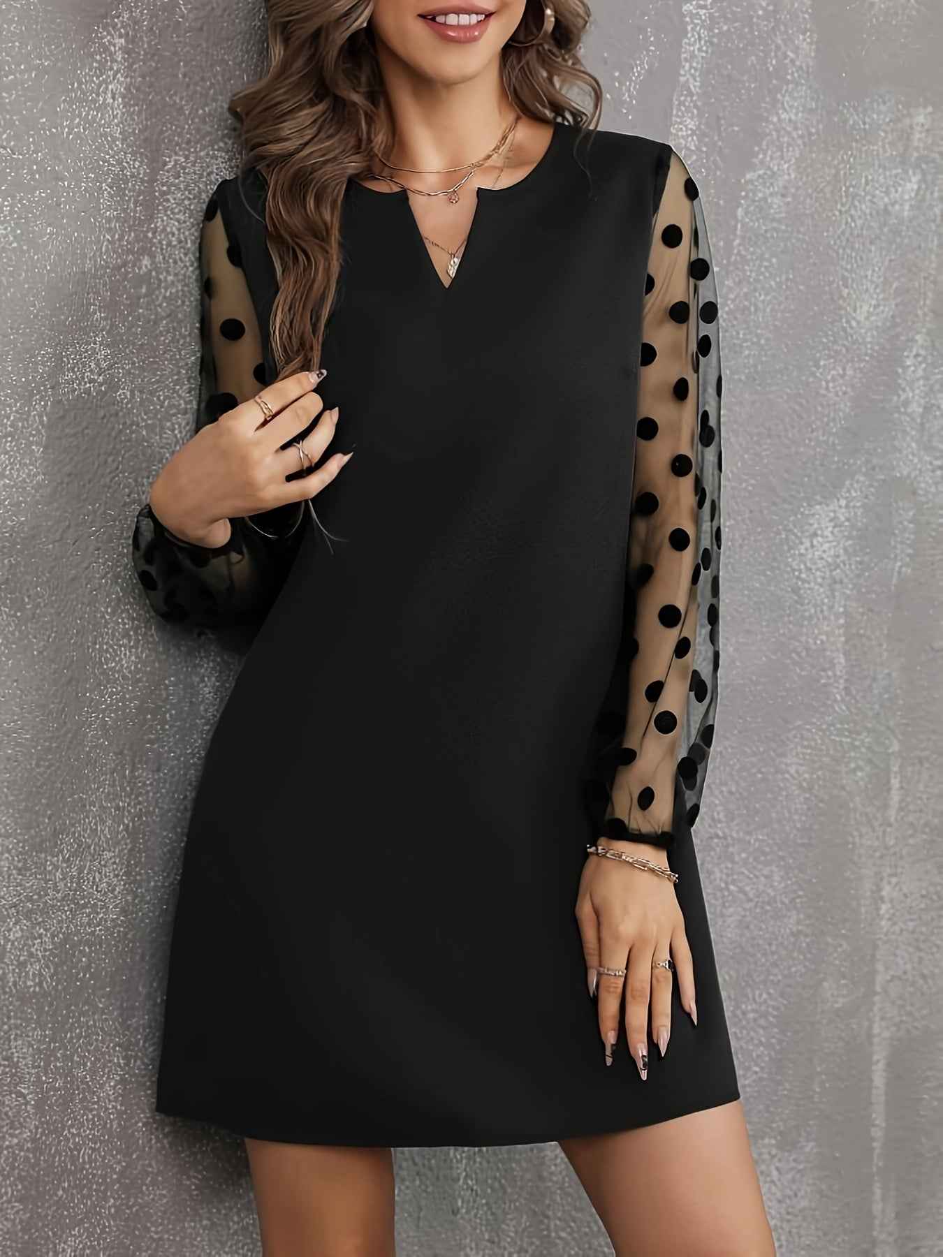 Noelle – Raffiniertes Spitzen-Midikleid für mühelose Eleganz