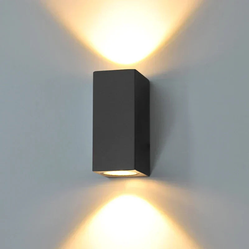 Seralyn Moderne Schwarze Außenwandlampe mit Energiesparender LED-Beleuchtung