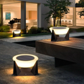 Elegante lampada solare da terra per un'illuminazione da giardino di stile