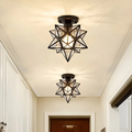 Lampada da soffitto LED elegante per un look moderno