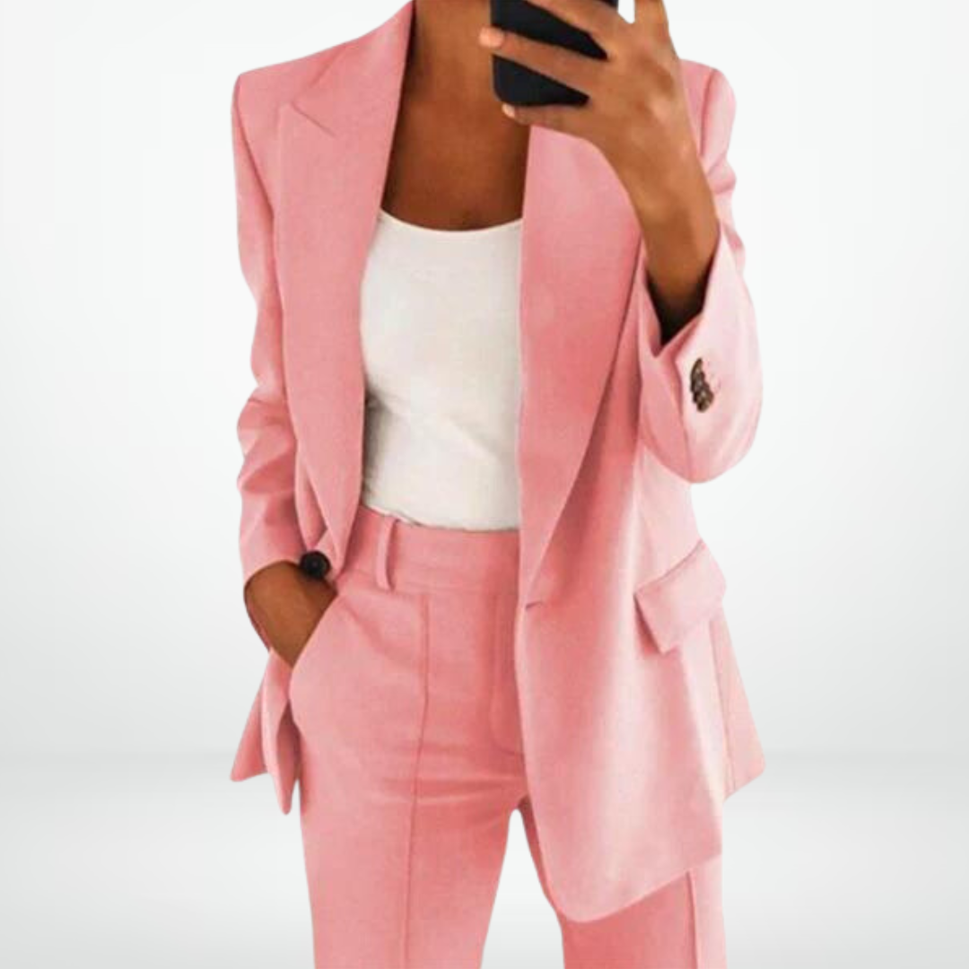 Moderner urbaner Damen-Anzug, stilvoll und elegant für einen trendigen Look
