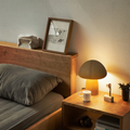 Lampada da tavolo in legno ricaricabile ed energeticamente efficiente per un'illuminazione d'atmosfera