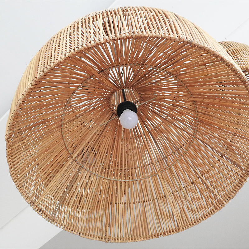 RattaLume - Elegante Rattanschaukel für Innen- und Außenbereich, Fein handgefertigte Beleuchtung
