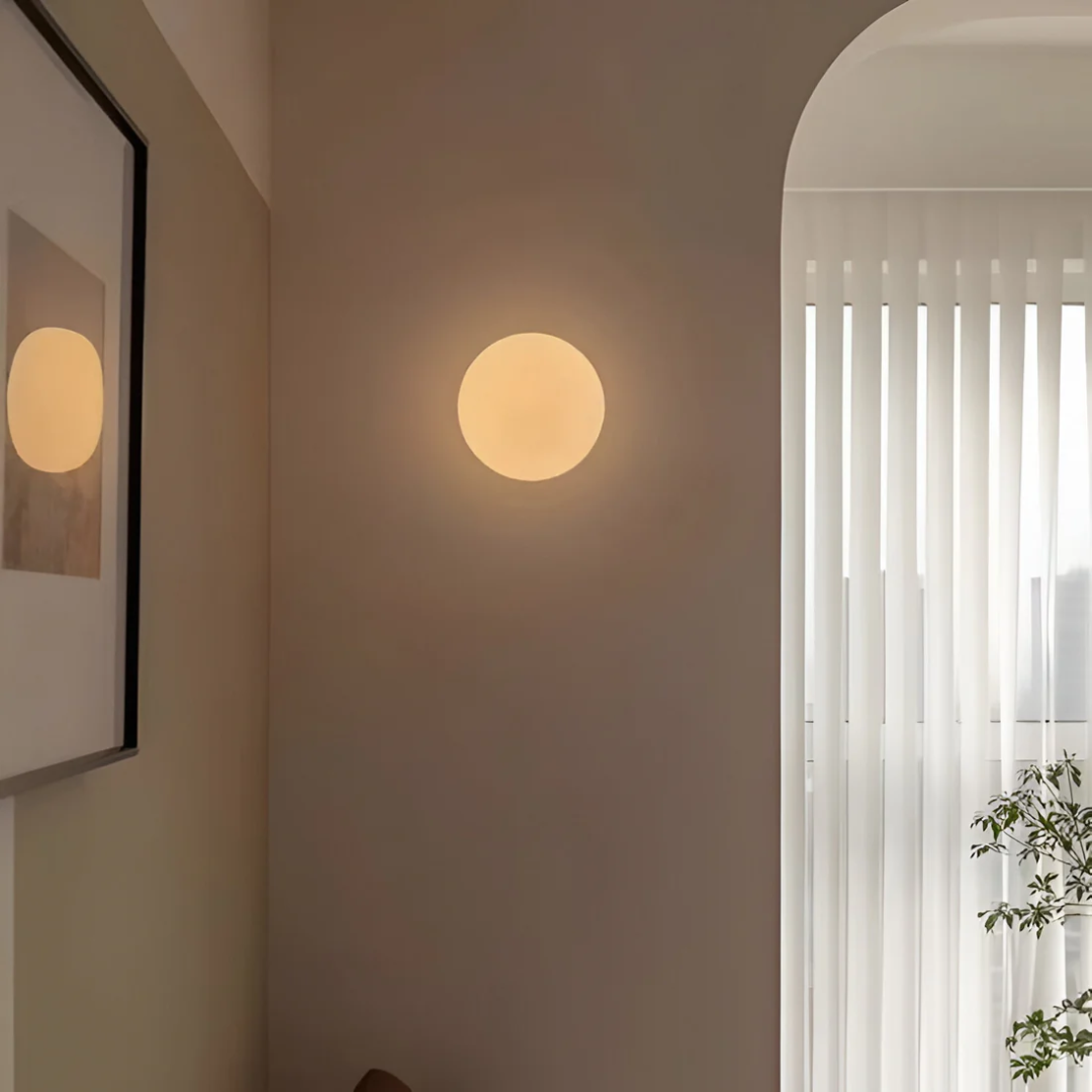 Pietas - Elegante und moderne Glas-Wandleuchte für stilvolle Beleuchtung