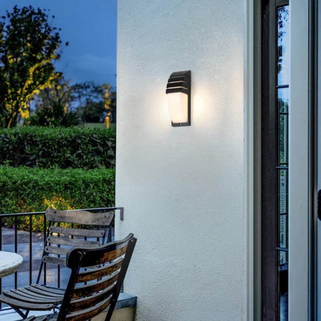 Zymor – Moderne Außenwandleuchte mit empfindlichem Bewegungsmelder für energieeffiziente Außenbeleuchtung
