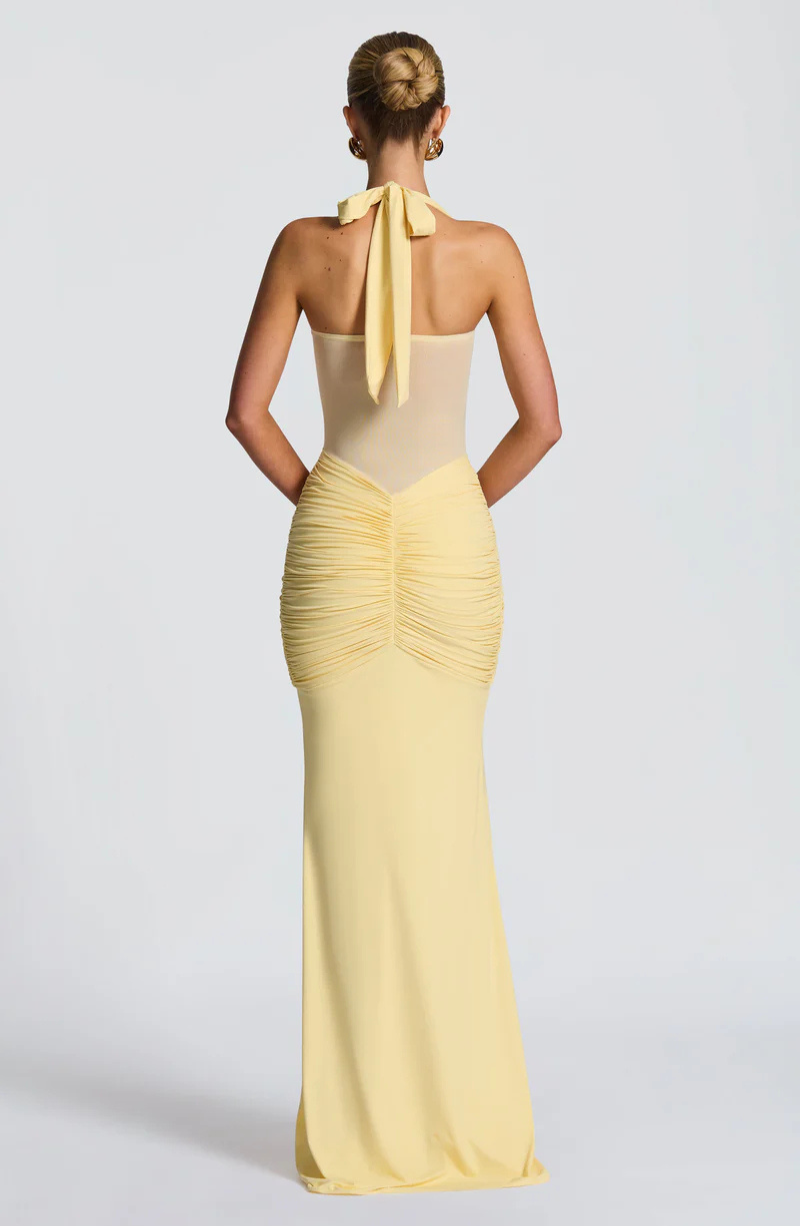 Sirenen-Sanduhr-Abendkleid — Betörende Silhouette, Zeitloser Glamour