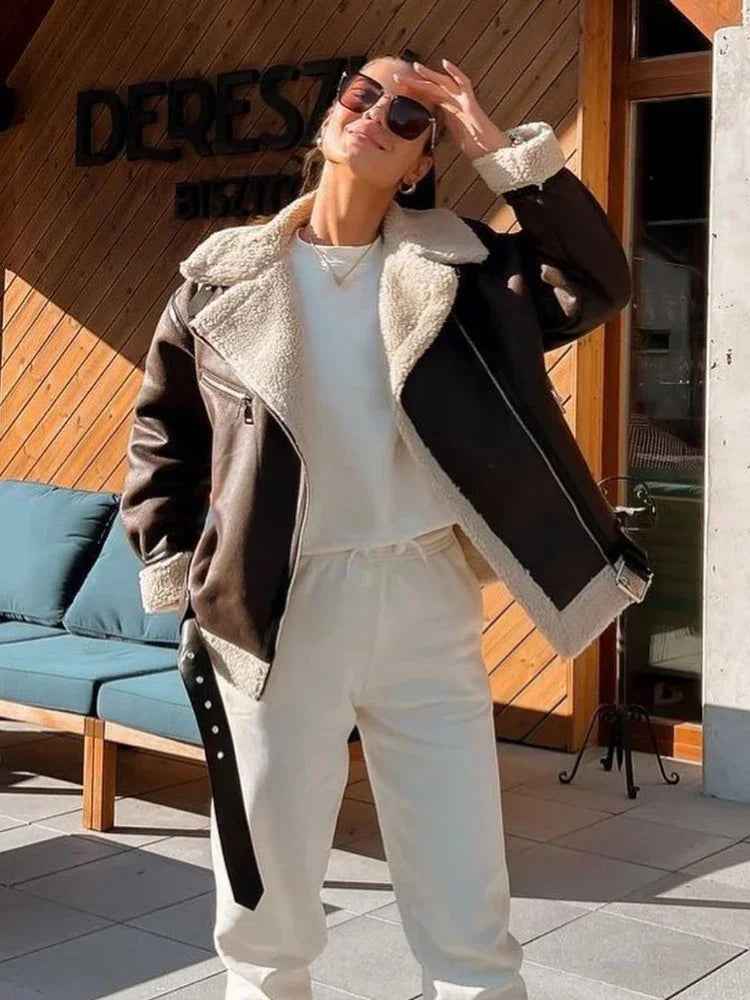 Marta | Eleganter trendiger Wintermantel mit langen Ärmeln für Frauen