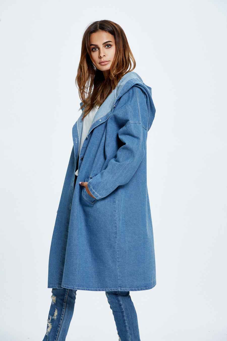 Maxi Denim Mantel mit Stilvollem Kapuzenpullover
