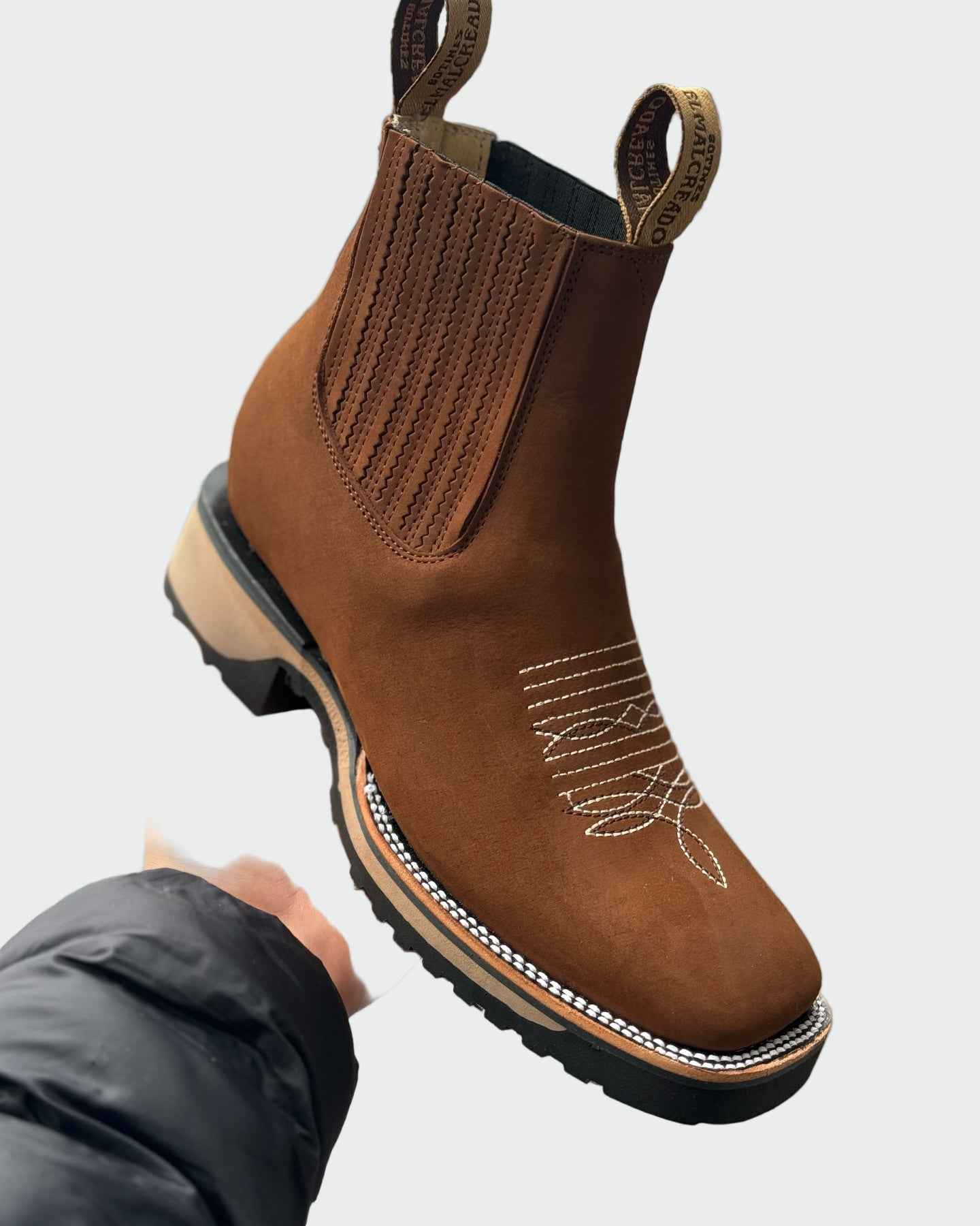 Stilvolle moderne Leder-Cowboystiefel für einen zeitlosen Look