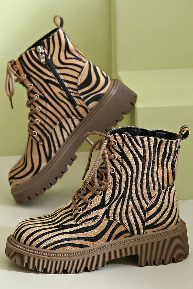 Trendige Schnürstiefel mit Zebra-Muster