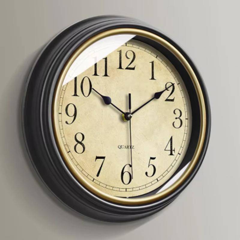 Wanduhr aus braunem Holz TimelessWood – Elegant Design und dauerhaft klassischer Charme