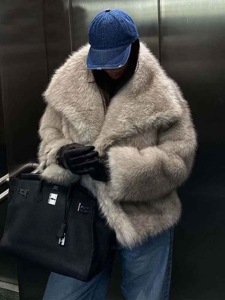 Manuela | Eleganter lässiger und moderner Damen-Wintermantel