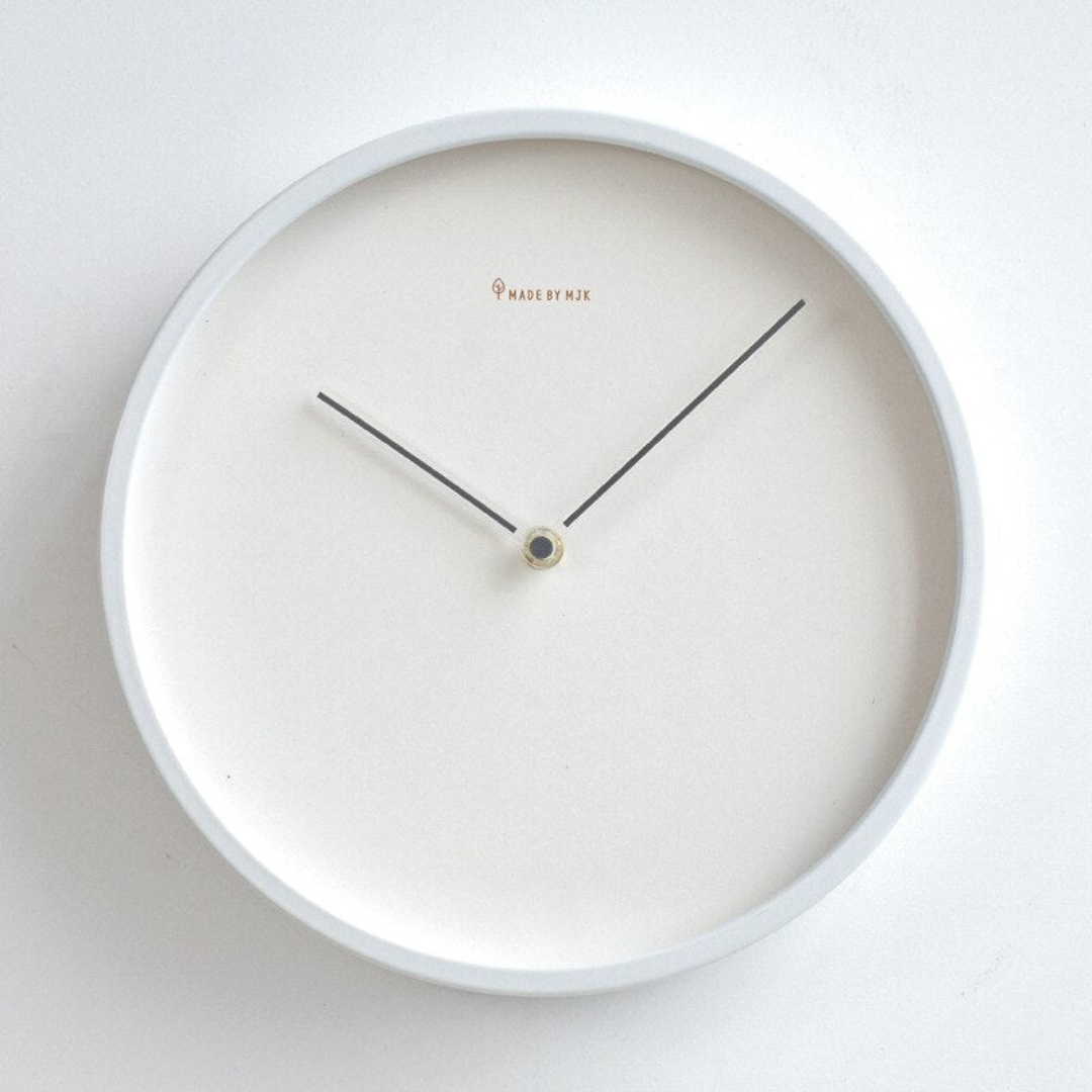 Veyra - Elegante skandinavische Wanduhr mit minimalistischen Design