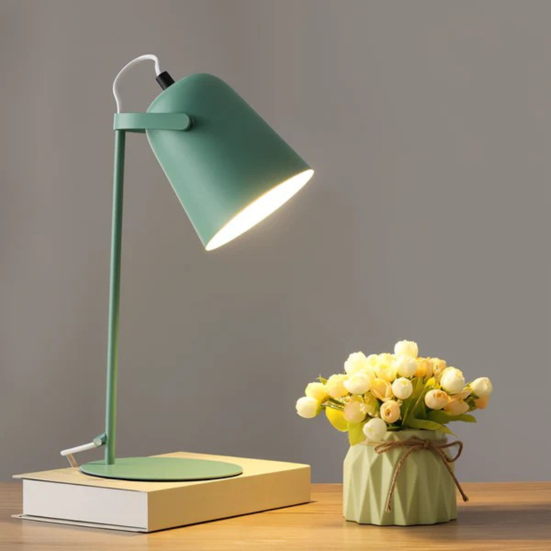 Erion - Stilvolle moderne LED-Tafellampe für einen eleganten Heimbüroauftritt