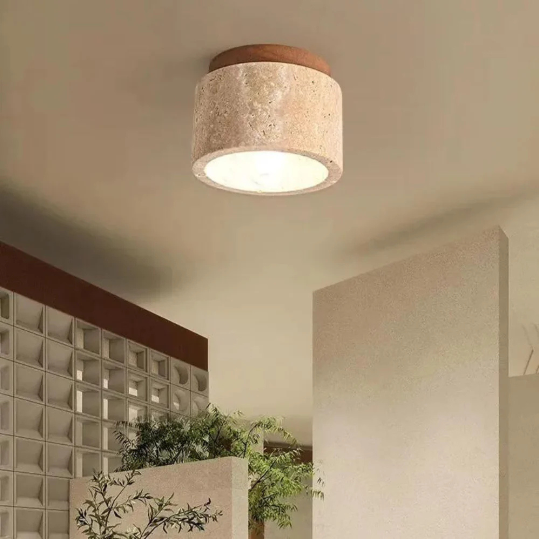 Radia – Elegante zylindrische Travertin plafondlamp met stijlvolle houten accenten voor een warme sfeer