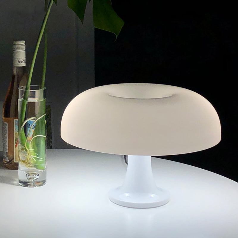 Moderne LED-Tischlampe mit Pilzdesign und Dimmer für die perfekte Atmosphäre