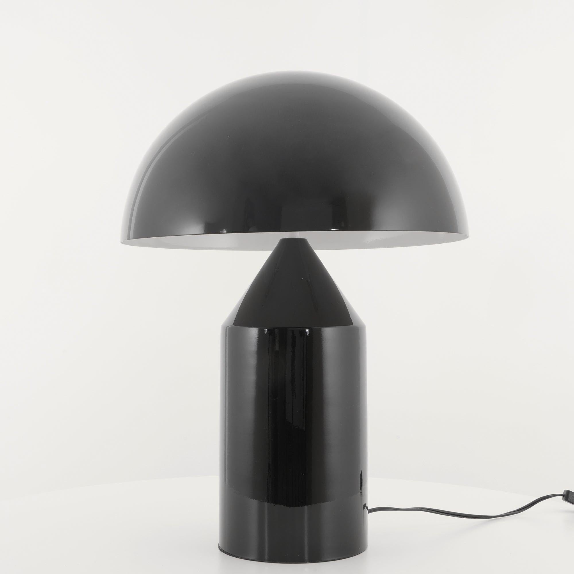 Moderne Tischlampe aus Metall – Langlebige Eleganz und energieeffiziente Beleuchtung
