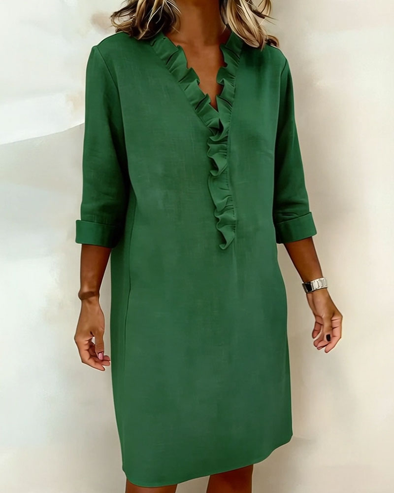Sommerkleid mit V-Ausschnitt, Rüschen und Leinen-Baumwolle