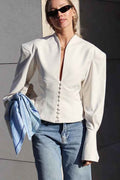 Elegant blazer i court-stil med V-udskæring og smal pasform