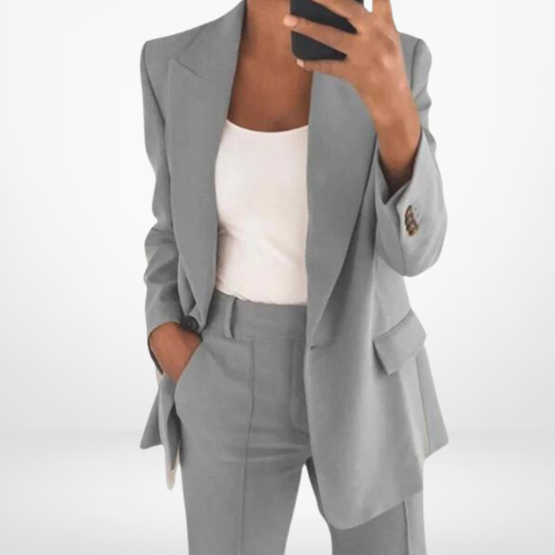 Moderner urbaner Damen-Anzug, stilvoll und elegant für einen trendigen Look