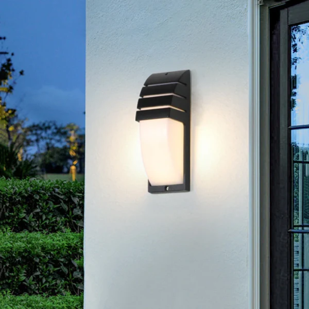Zymor – Moderne Außenwandleuchte mit empfindlichem Bewegungsmelder für energieeffiziente Außenbeleuchtung