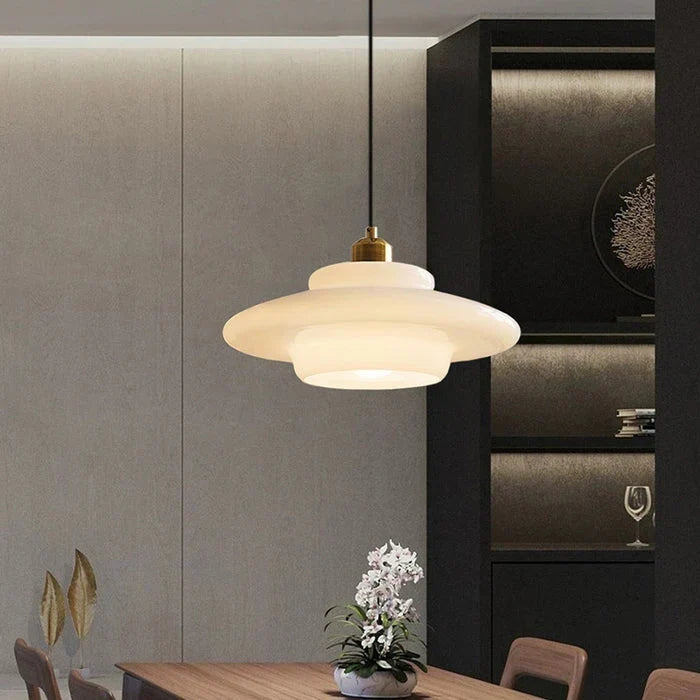 Calistre - Mid-Century Milchglas Pendelleuchte
