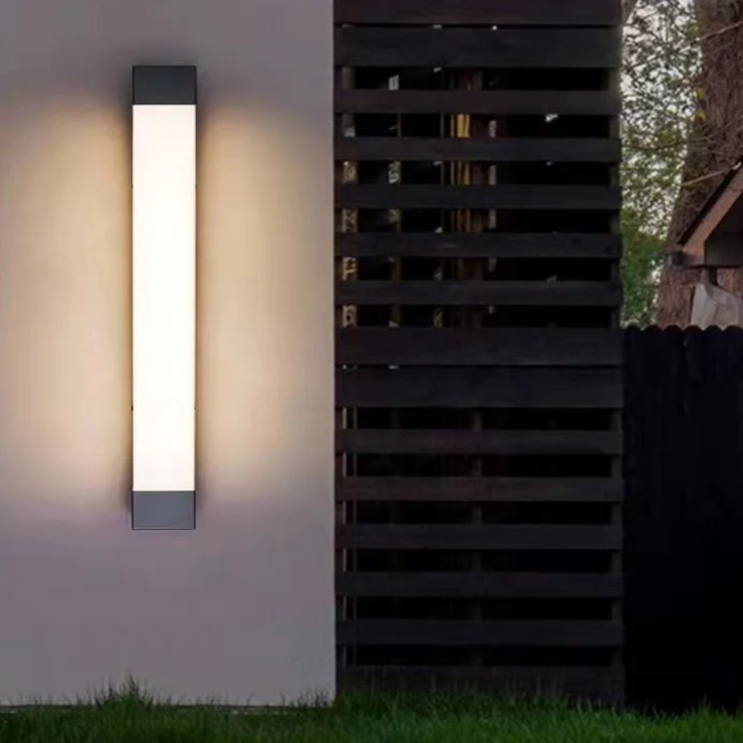 Flaero - Elegante Luxus Außenwandleuchte für stilvolle Gartenbeleuchtung