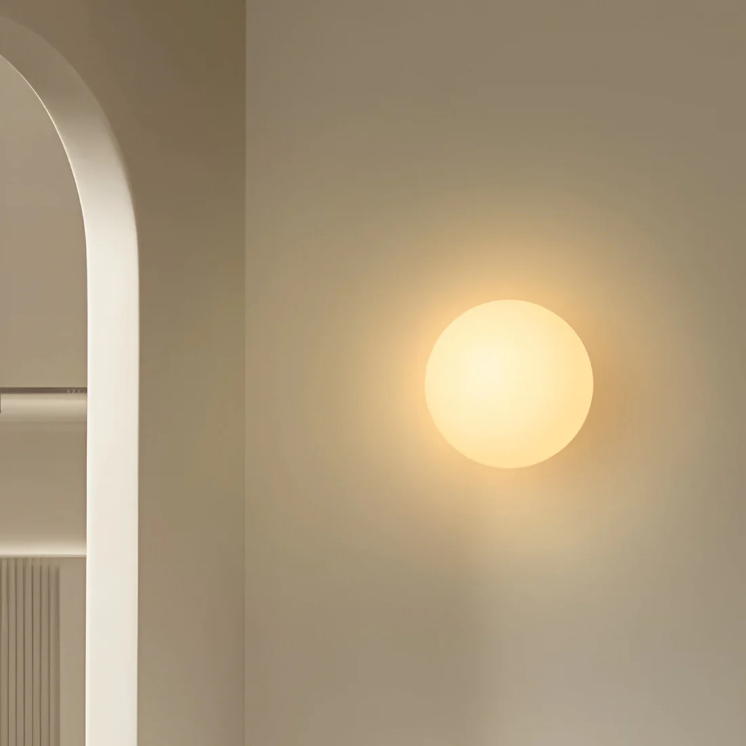 Pietas - Elegante und moderne Glas-Wandleuchte für stilvolle Beleuchtung