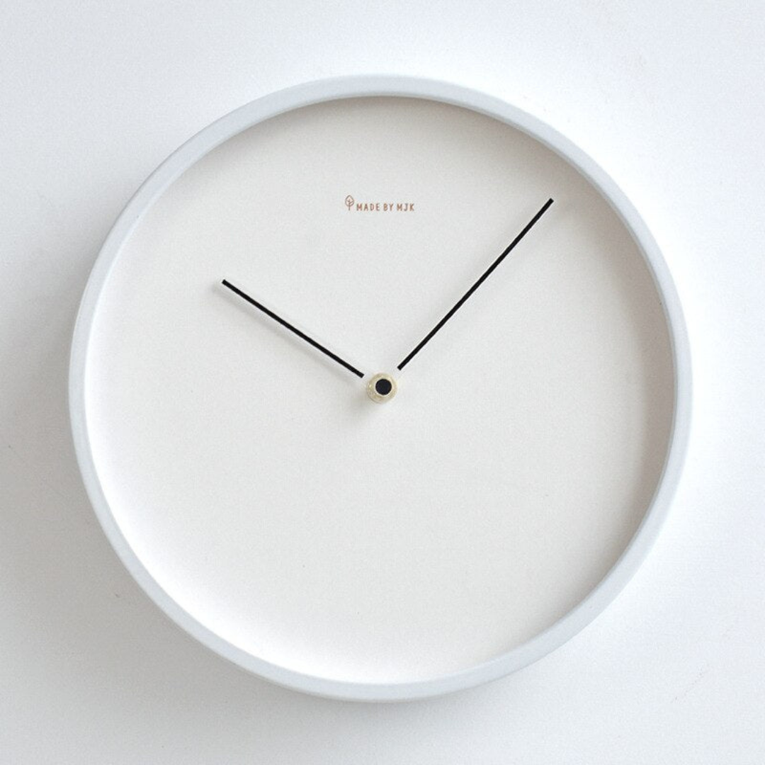 Veyra - Elegante skandinavische Wanduhr mit minimalistischen Design