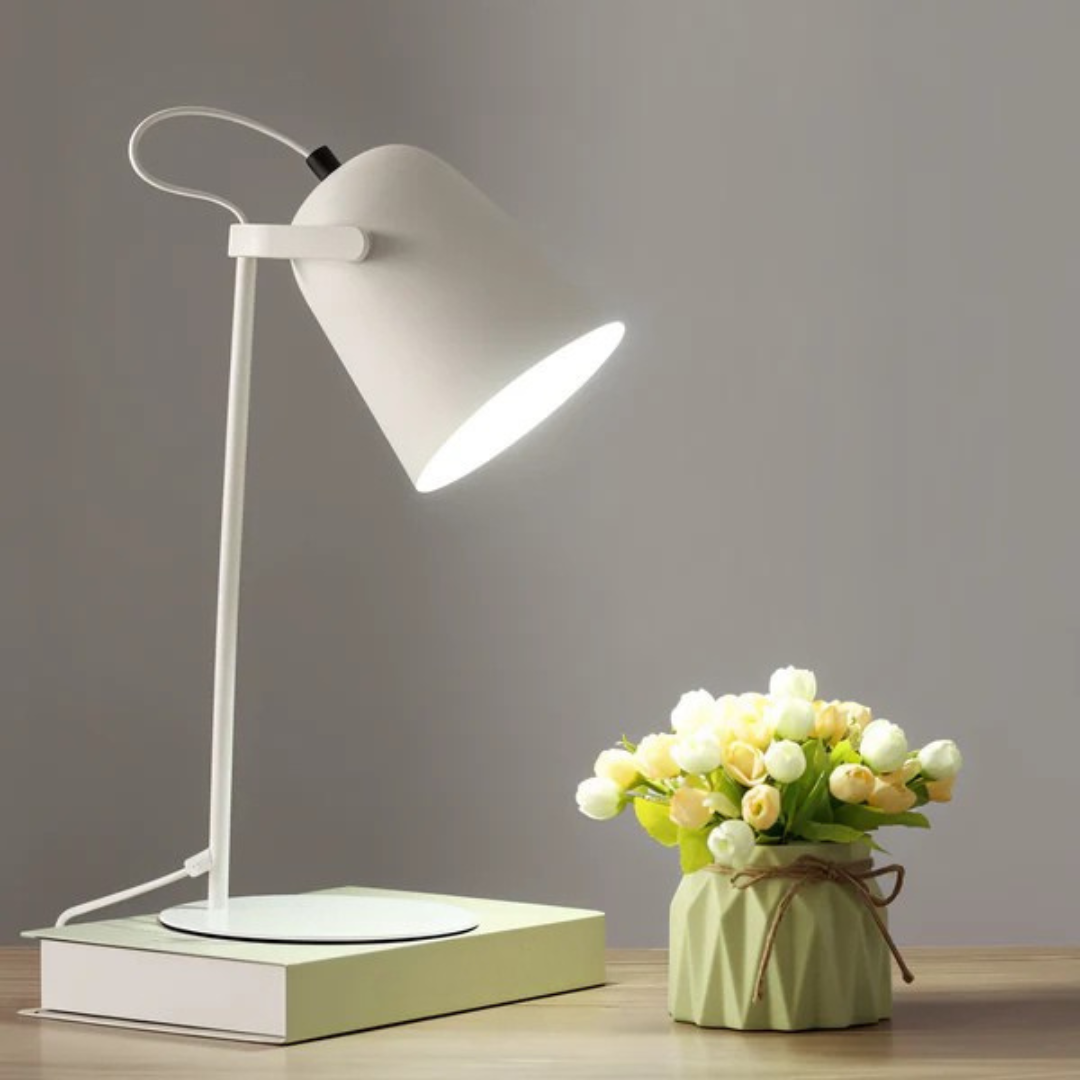 Erion - Stilvolle moderne LED-Tafellampe für einen eleganten Heimbüroauftritt