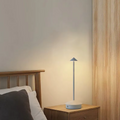 Elegante lampada da tavolo LED wireless dimmerabile per luce d'atmosfera