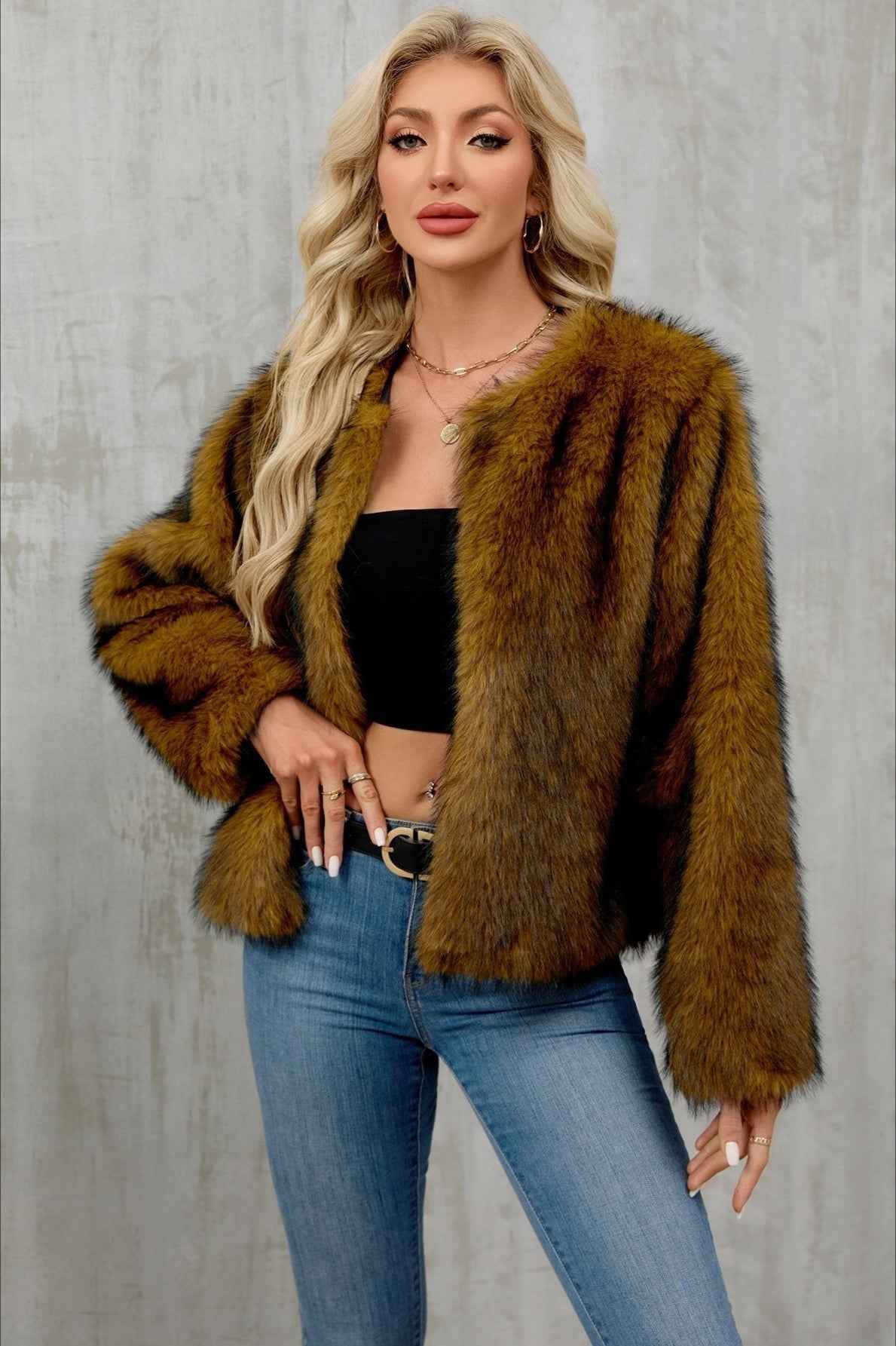 Kurzer Plüsch-Cardigan mit kurzem Flausch für einen gemütlichen und trendigen Look