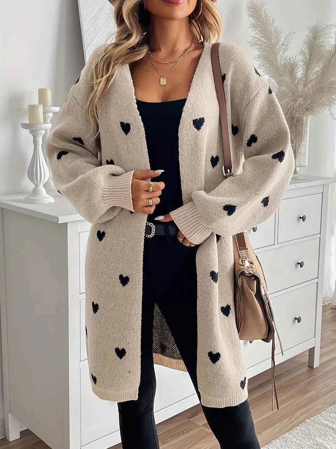 Julia kuscheliger Cardigan mit einem charmanten Herz-Muster