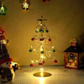 Schön dekorativer Weihnachtsbaum für gemütliche Weihnachtsmomente