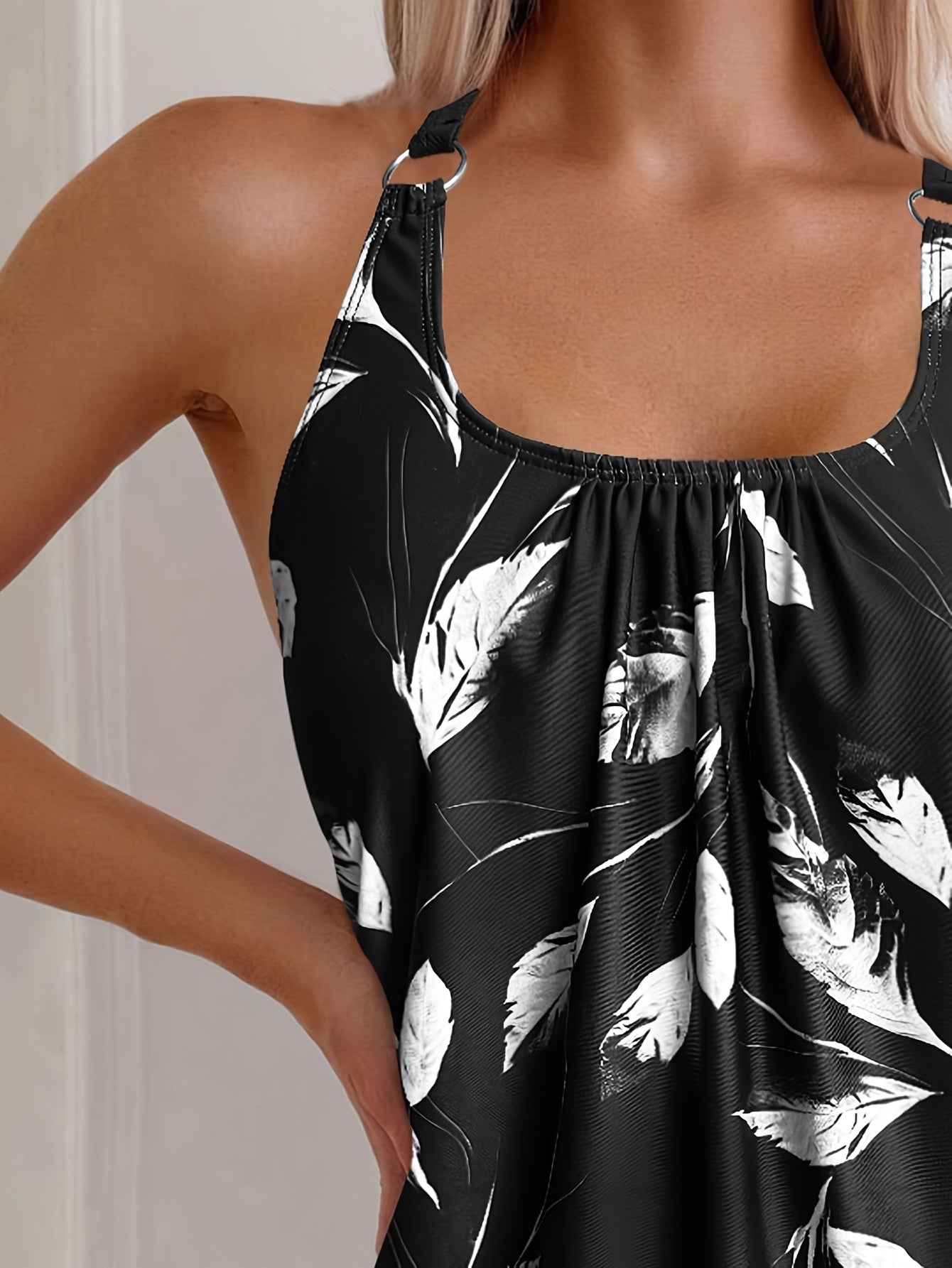 Elise | Elegantes Schwarz-Weiß-Blattmuster-Tankini-Set
